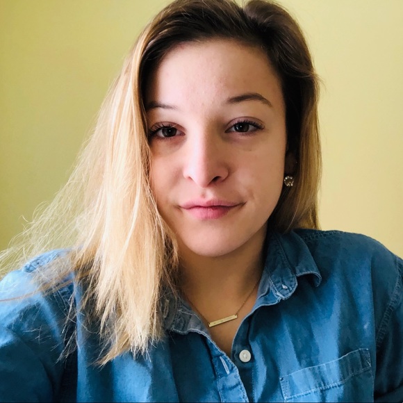 Meet your Posher, Delaney - Picture 1 of 1